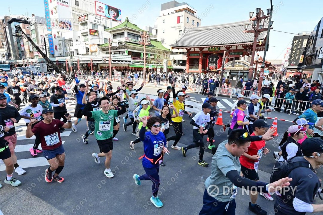 The 5:00 pace group and I in front of Sensoji Temple, Asakusa